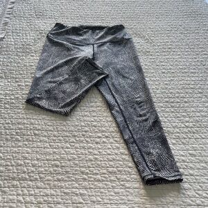 Black and White Patterned Leggings